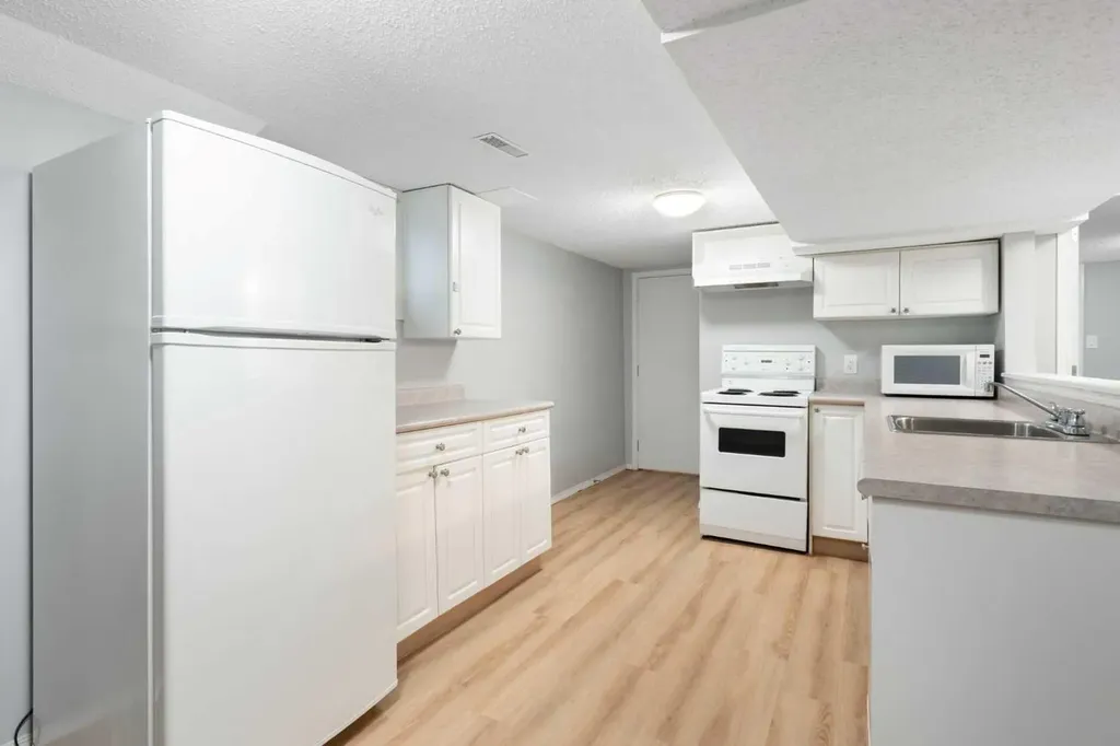2115 14 Street SW Calgary AB T2T 3T2
