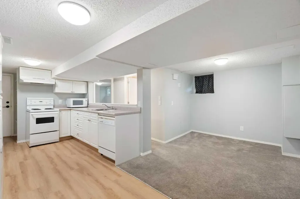 2115 14 Street SW Calgary AB T2T 3T2