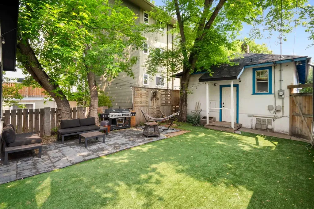 2115 14 Street SW Calgary AB T2T 3T2