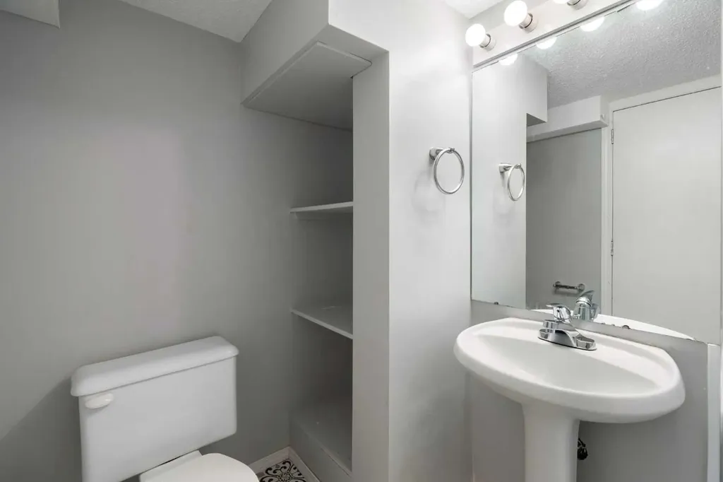 2115 14 Street SW Calgary AB T2T 3T2