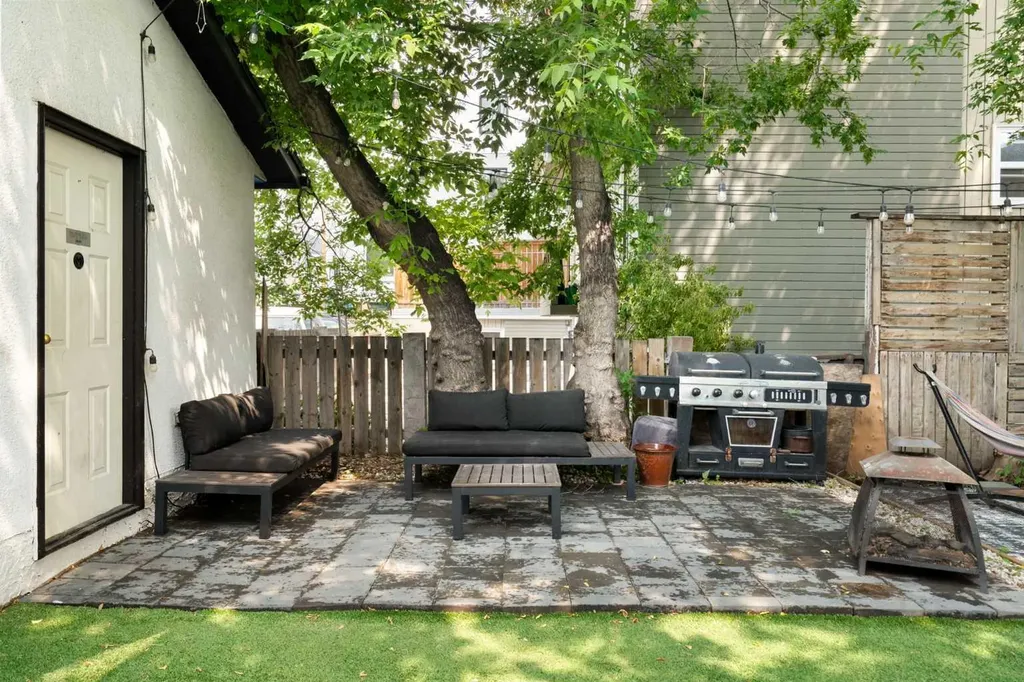 2115 14 Street SW Calgary AB T2T 3T2