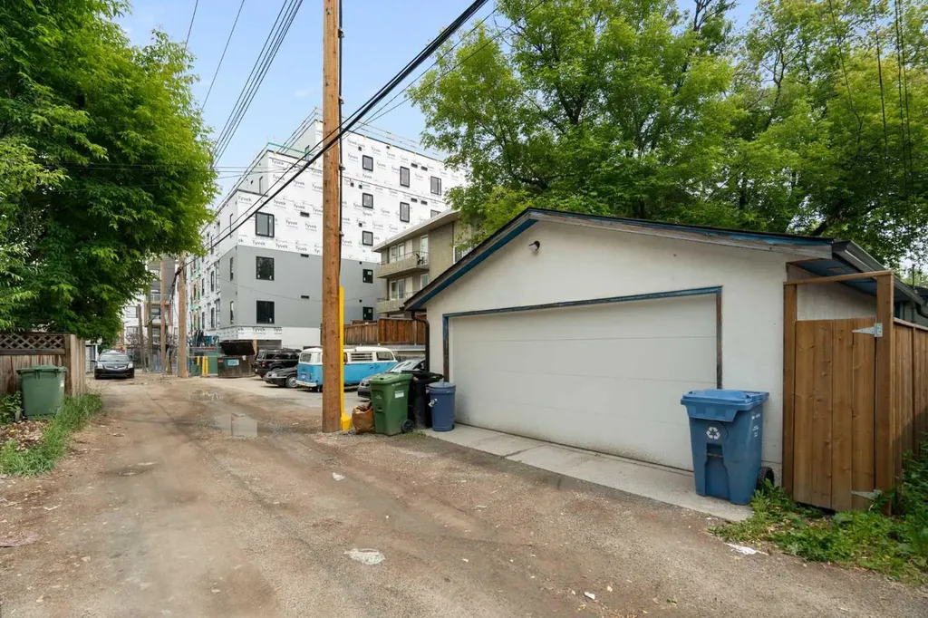 2115 14 Street SW Calgary AB T2T 3T2