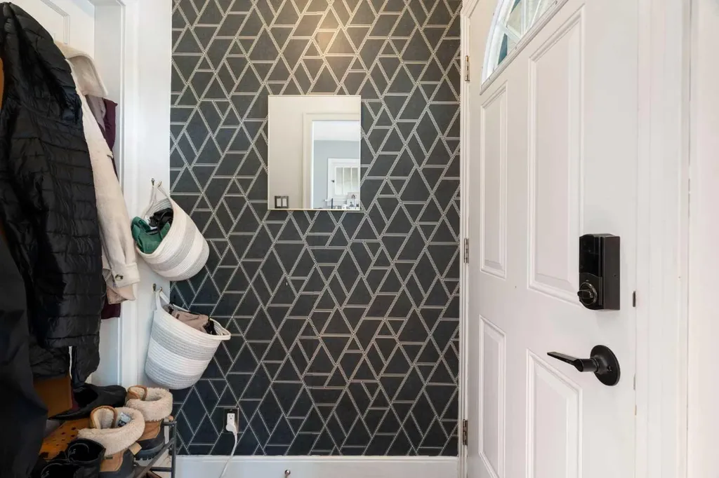 2115 14 Street SW Calgary AB T2T 3T2