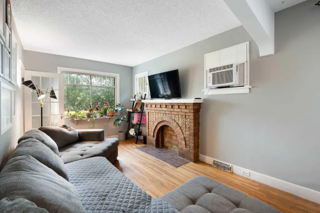 2115 14 Street SW Calgary AB T2T 3T2