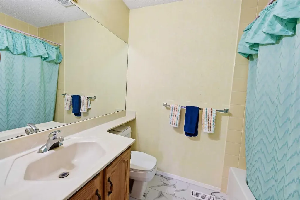 75 Arbour Ridge Way NW Calgary AB T3G 3T1