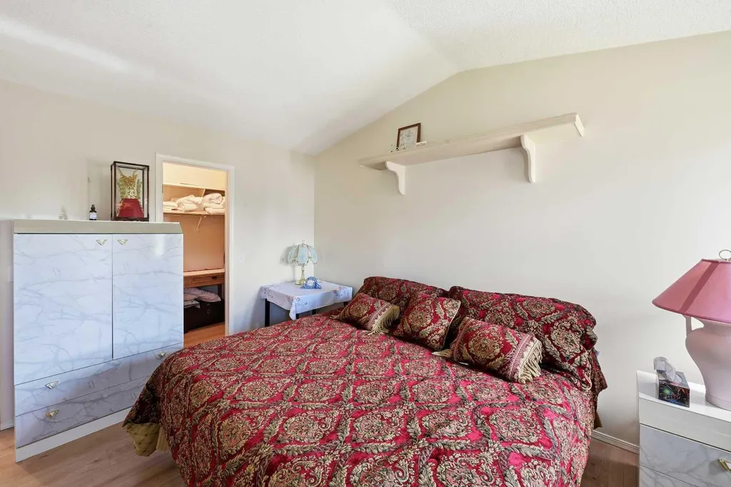 75 Arbour Ridge Way NW Calgary AB T3G 3T1