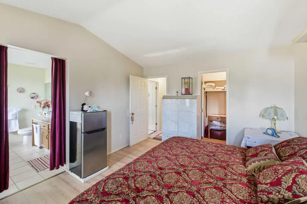75 Arbour Ridge Way NW Calgary AB T3G 3T1