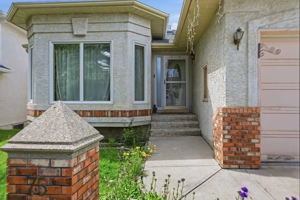 75 Arbour Ridge Way NW Calgary AB T3G 3T1