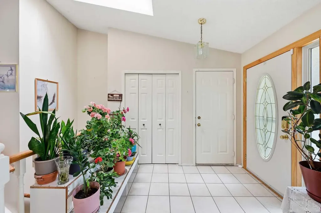75 Arbour Ridge Way NW Calgary AB T3G 3T1