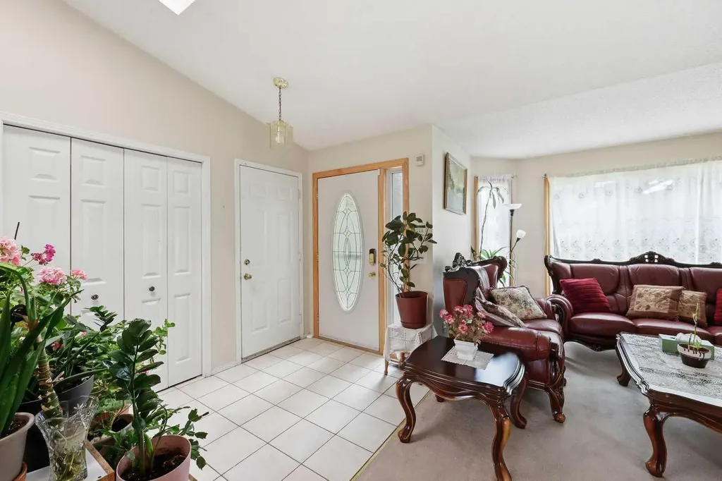 75 Arbour Ridge Way NW Calgary AB T3G 3T1