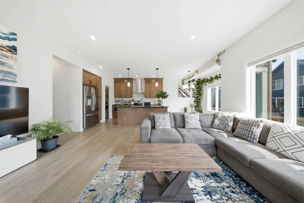 1448 Bayview Point SW Airdrie AB T4B 5K2