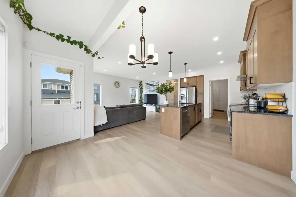 1448 Bayview Point SW Airdrie AB T4B 5K2