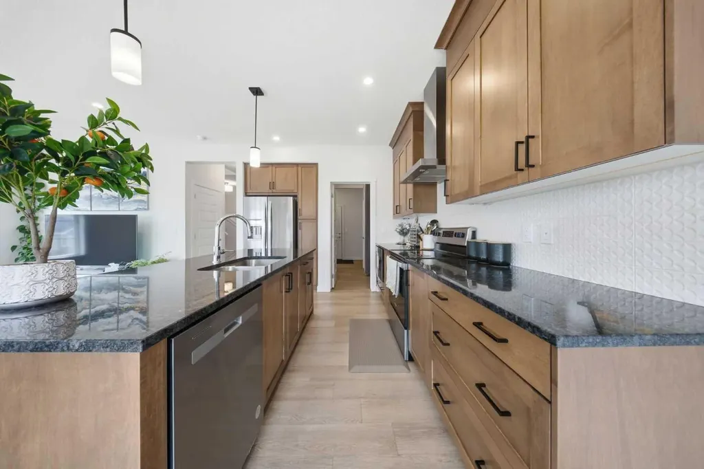 1448 Bayview Point SW Airdrie AB T4B 5K2
