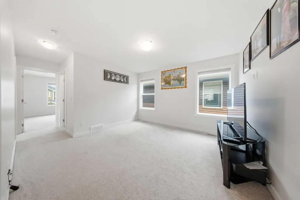 1448 Bayview Point SW Airdrie AB T4B 5K2