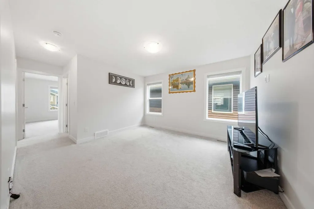 1448 Bayview Point SW Airdrie AB T4B 5K2