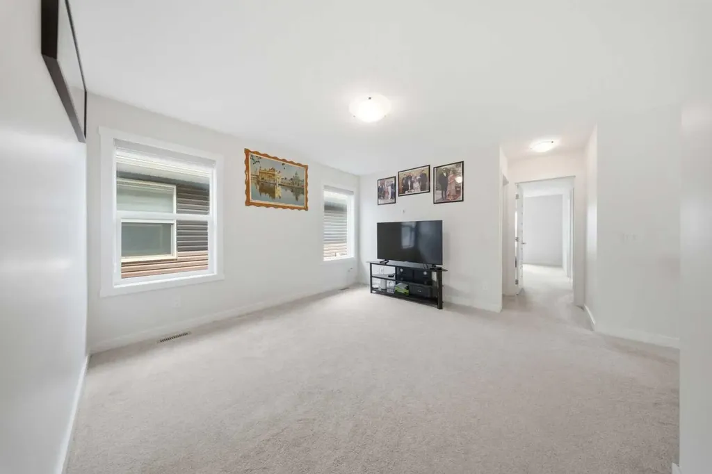 1448 Bayview Point SW Airdrie AB T4B 5K2