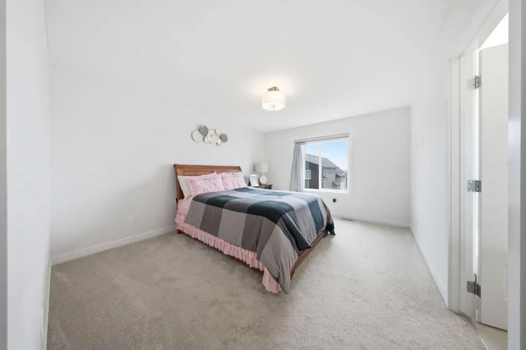 1448 Bayview Point SW Airdrie AB T4B 5K2