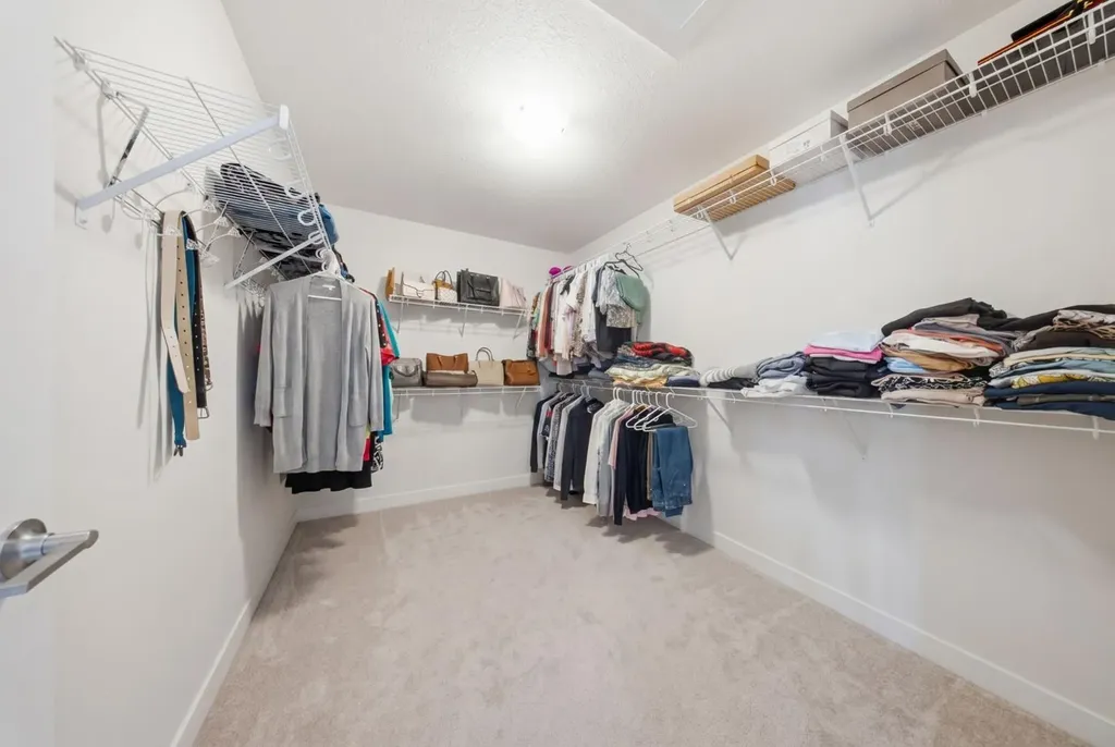 1448 Bayview Point SW Airdrie AB T4B 5K2