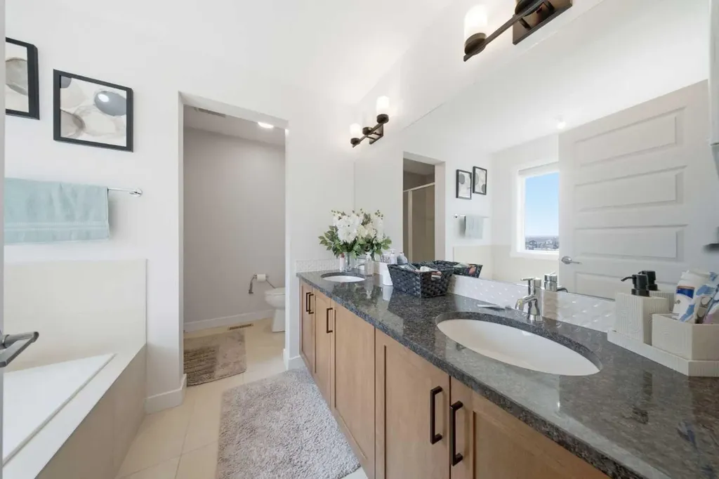 1448 Bayview Point SW Airdrie AB T4B 5K2