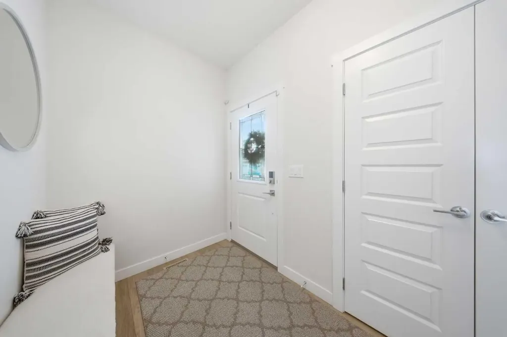 1448 Bayview Point SW Airdrie AB T4B 5K2