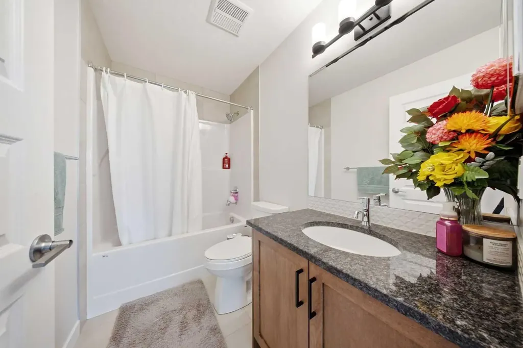 1448 Bayview Point SW Airdrie AB T4B 5K2
