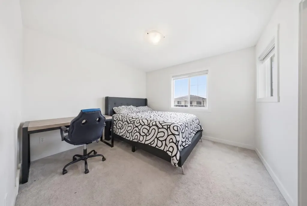 1448 Bayview Point SW Airdrie AB T4B 5K2