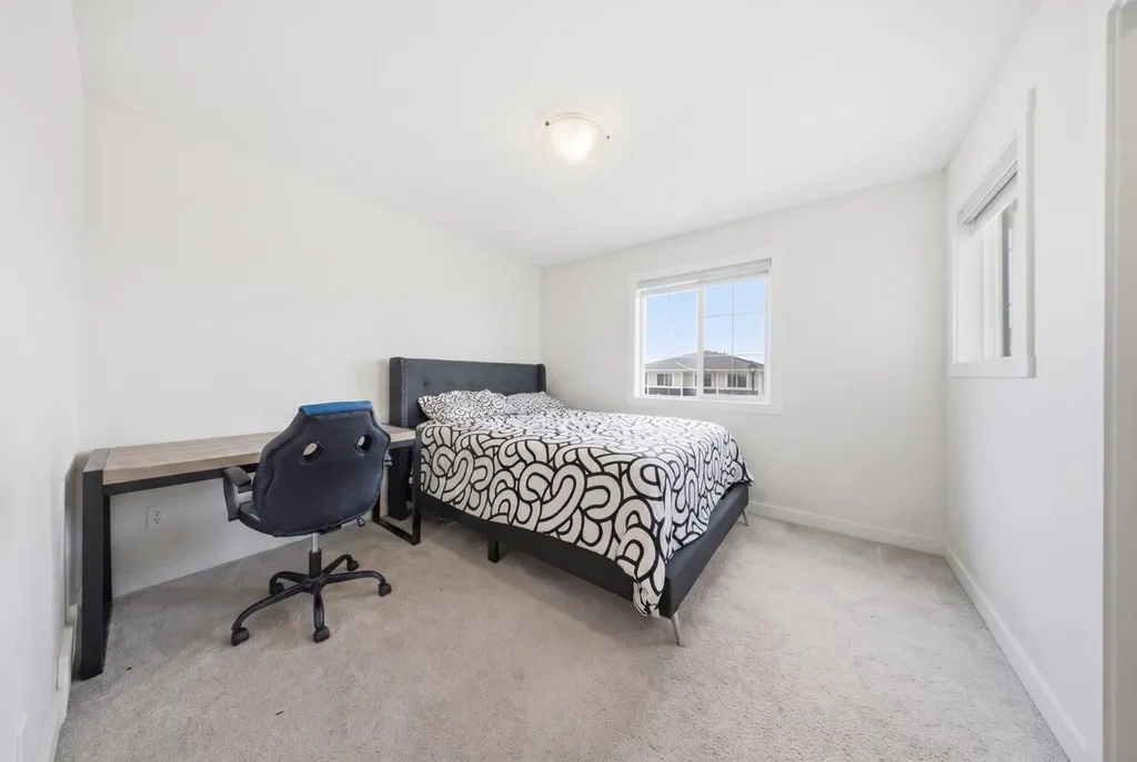 1448 Bayview Point SW Airdrie AB T4B 5K2