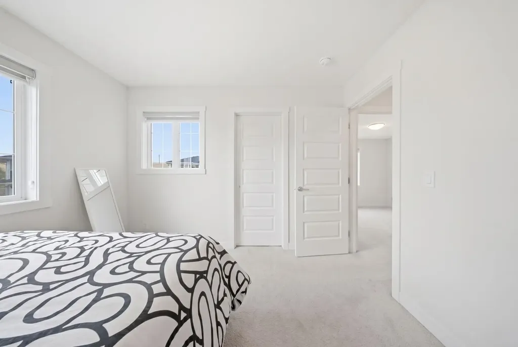 1448 Bayview Point SW Airdrie AB T4B 5K2