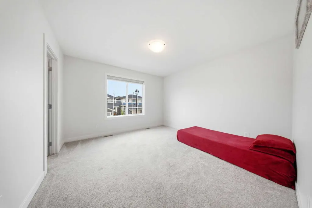 1448 Bayview Point SW Airdrie AB T4B 5K2