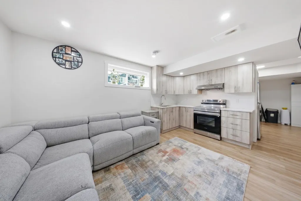 1448 Bayview Point SW Airdrie AB T4B 5K2