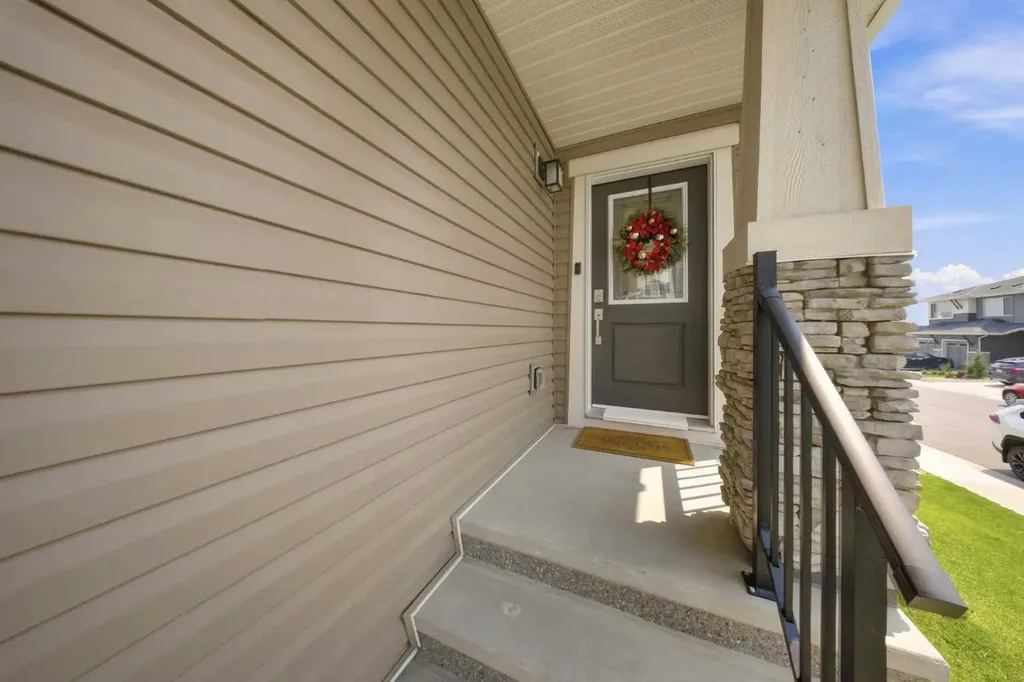 1448 Bayview Point SW Airdrie AB T4B 5K2