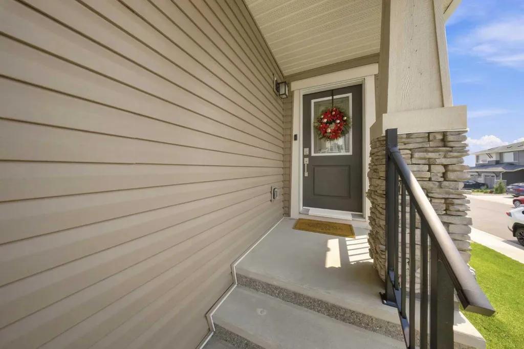 1448 Bayview Point SW Airdrie AB T4B 5K2
