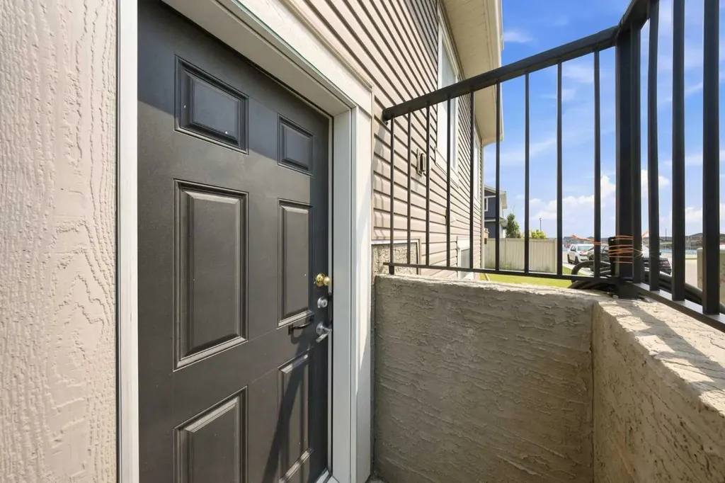 1448 Bayview Point SW Airdrie AB T4B 5K2