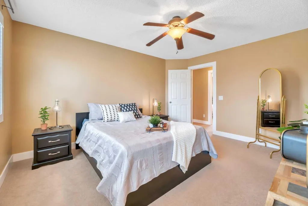 666 Evermeadow Road SW Calgary AB T2Y 4W7