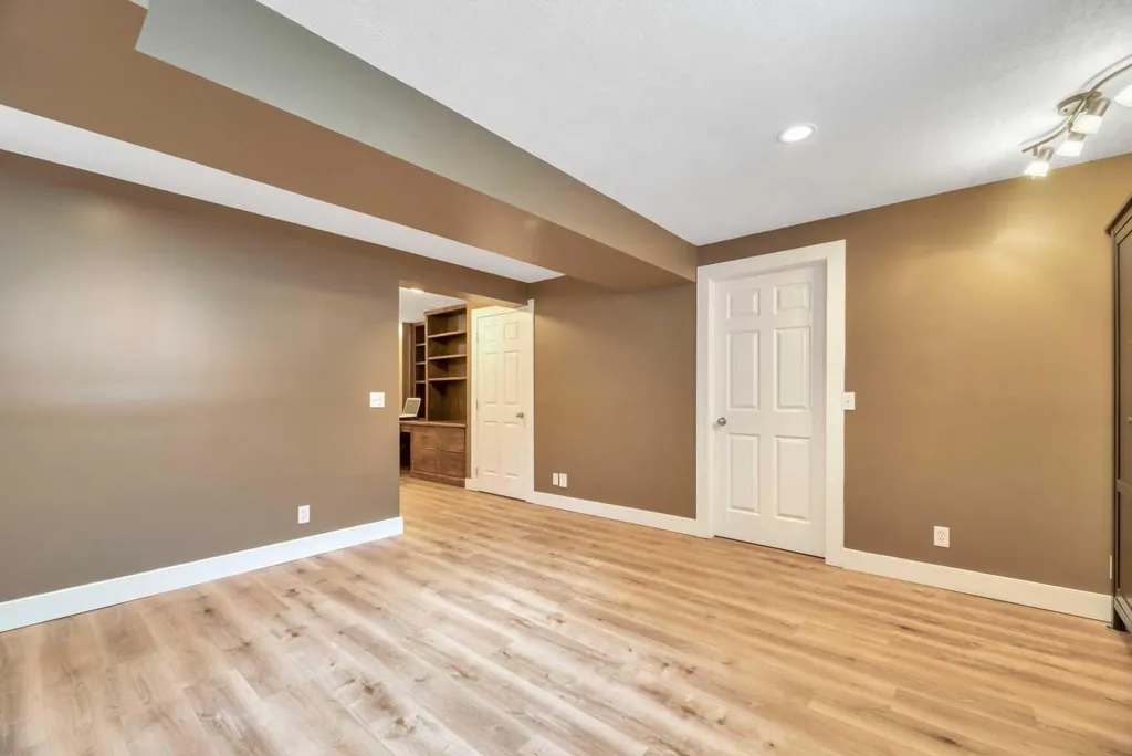666 Evermeadow Road SW Calgary AB T2Y 4W7
