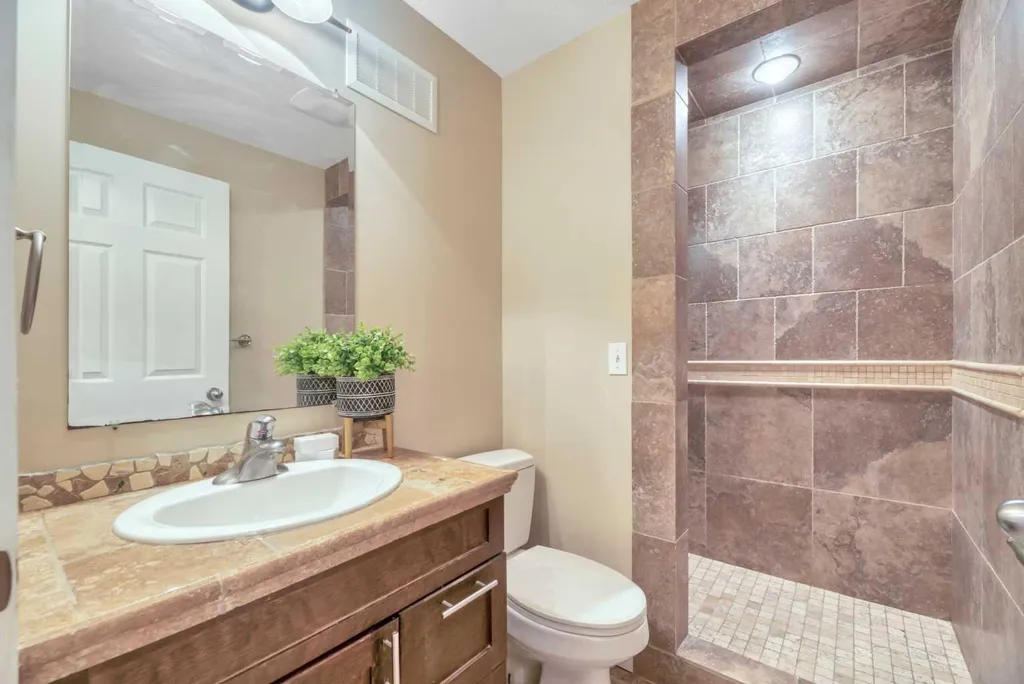 666 Evermeadow Road SW Calgary AB T2Y 4W7