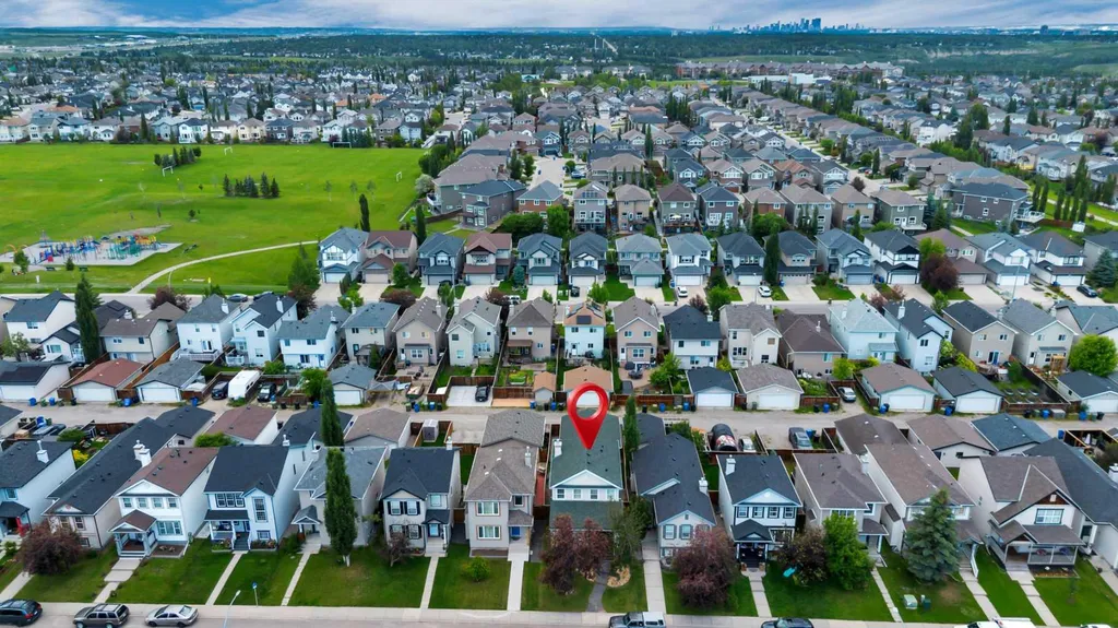 666 Evermeadow Road SW Calgary AB T2Y 4W7