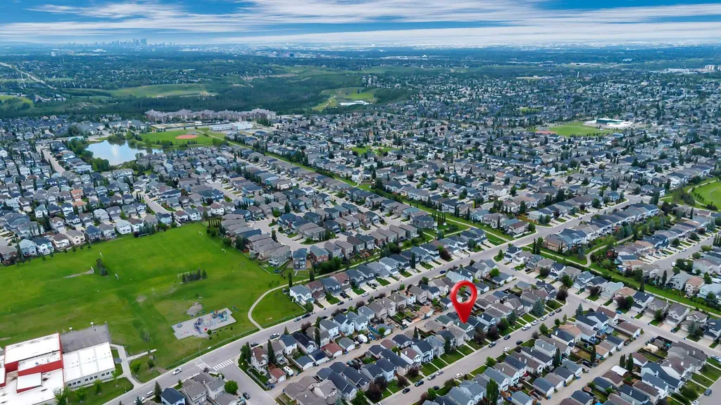 666 Evermeadow Road SW Calgary AB T2Y 4W7