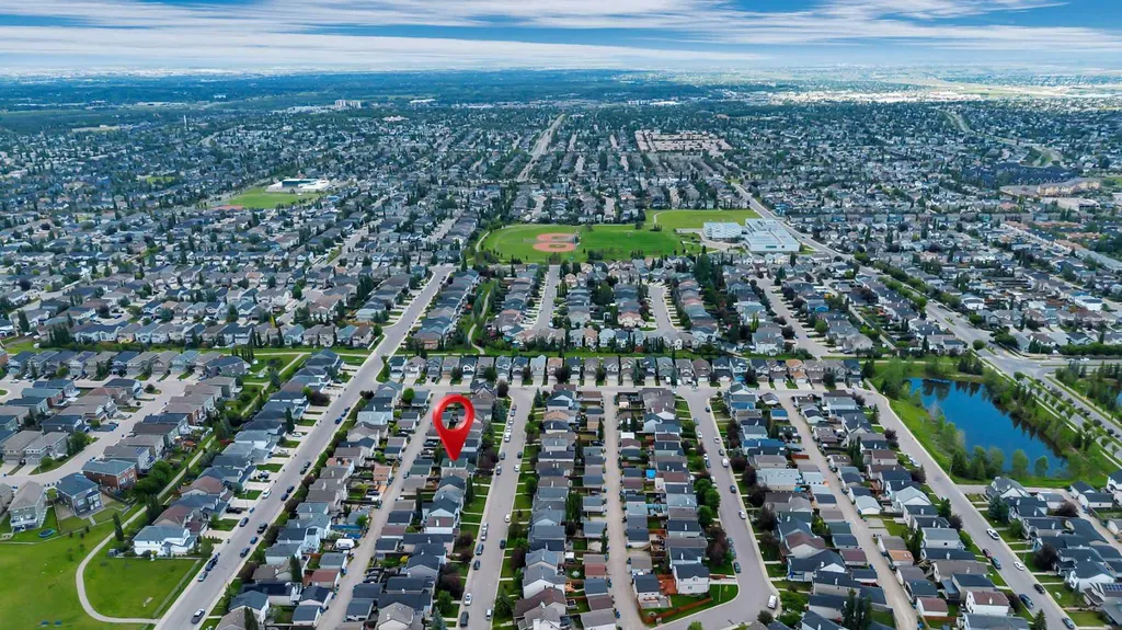 666 Evermeadow Road SW Calgary AB T2Y 4W7