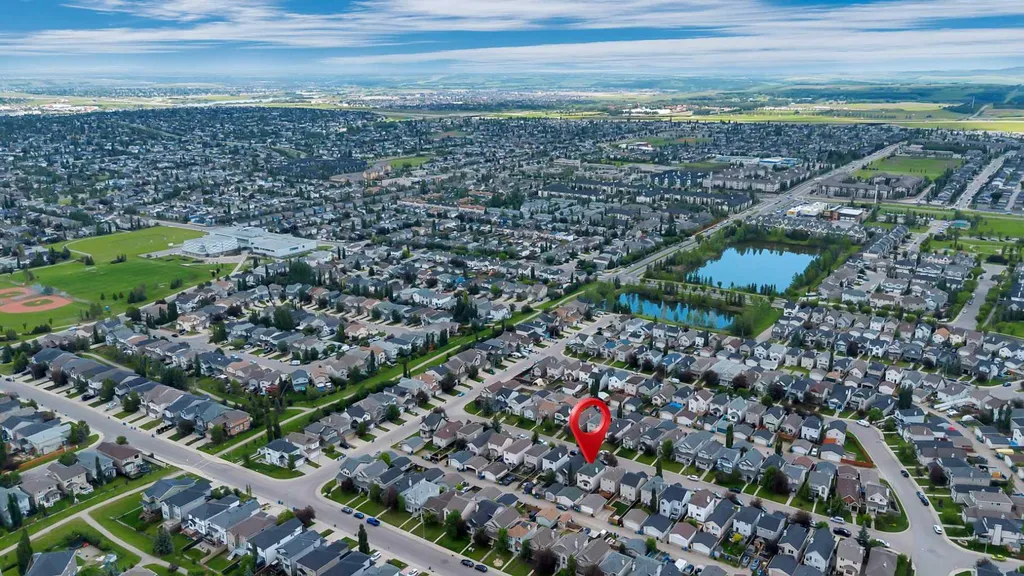 666 Evermeadow Road SW Calgary AB T2Y 4W7