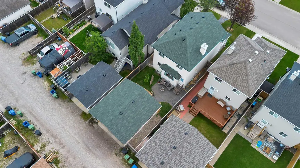 666 Evermeadow Road SW Calgary AB T2Y 4W7