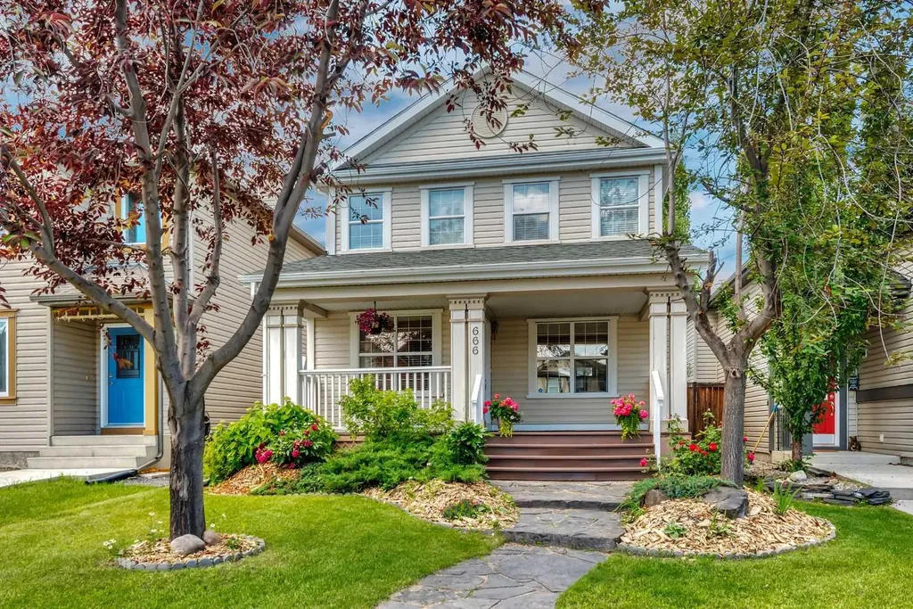 666 Evermeadow Road SW Calgary AB T2Y 4W7