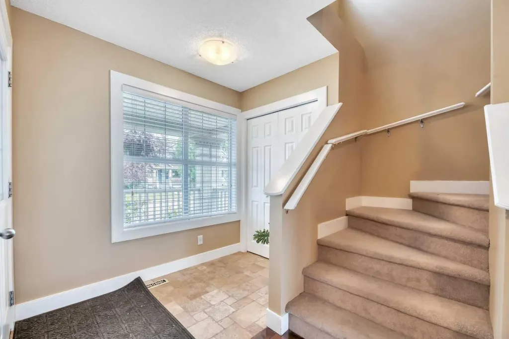 666 Evermeadow Road SW Calgary AB T2Y 4W7