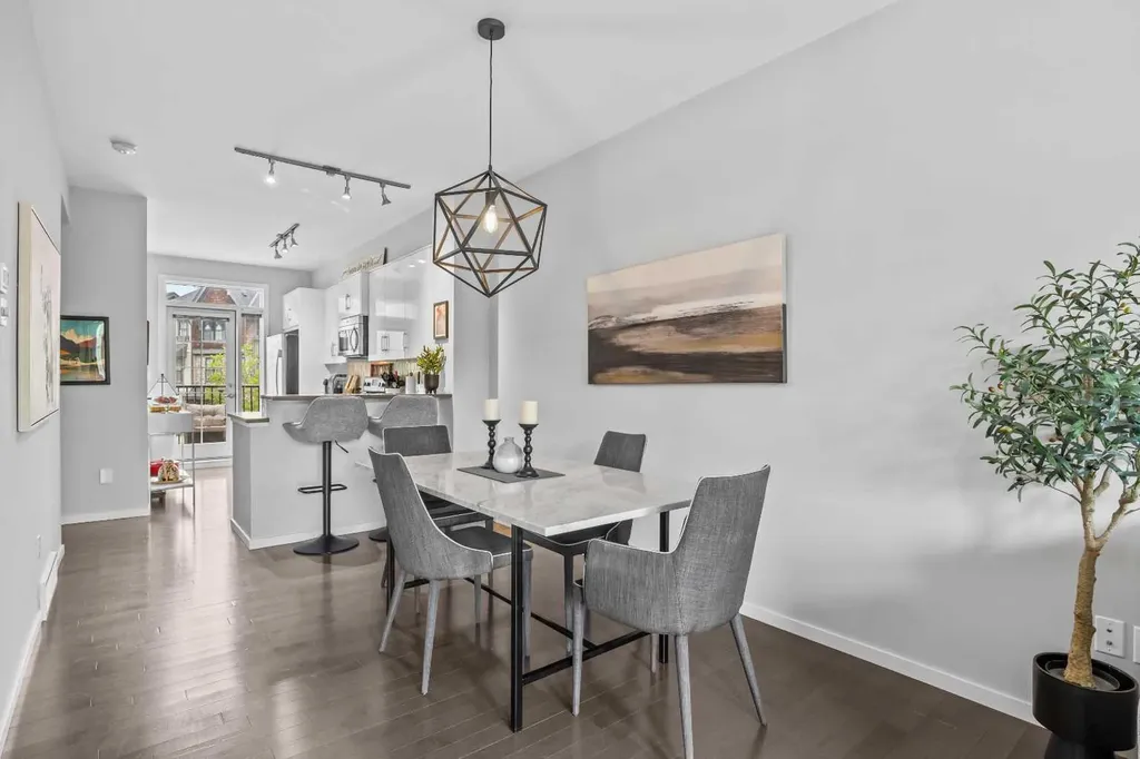 328 Ascot Circle SW Calgary AB T3H 0X2