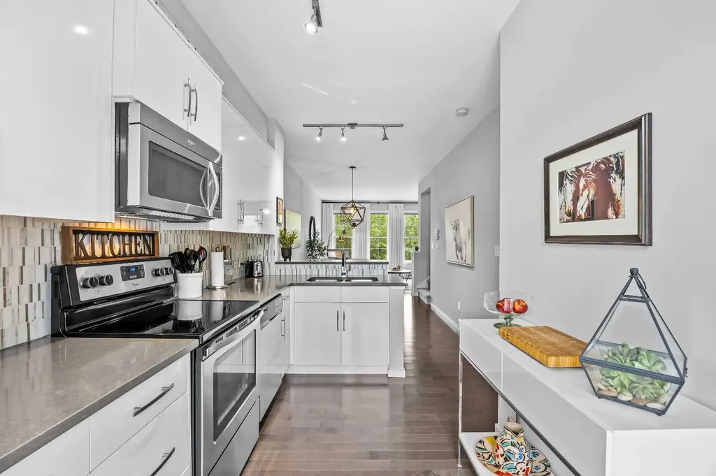 328 Ascot Circle SW Calgary AB T3H 0X2