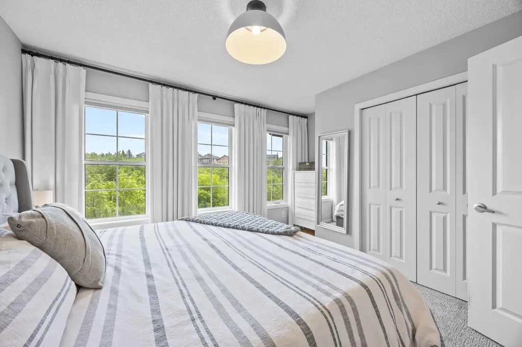 328 Ascot Circle SW Calgary AB T3H 0X2