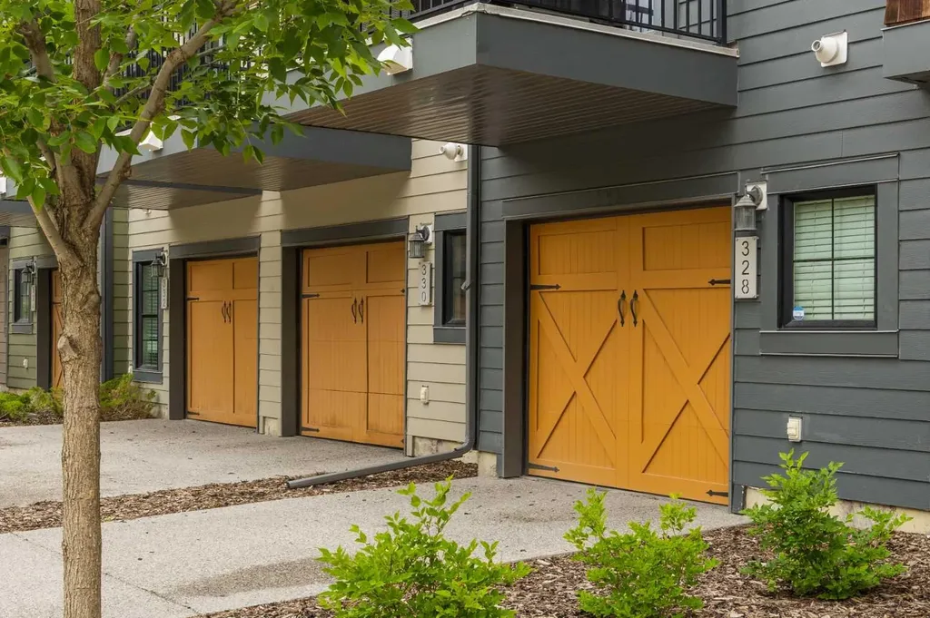328 Ascot Circle SW Calgary AB T3H 0X2