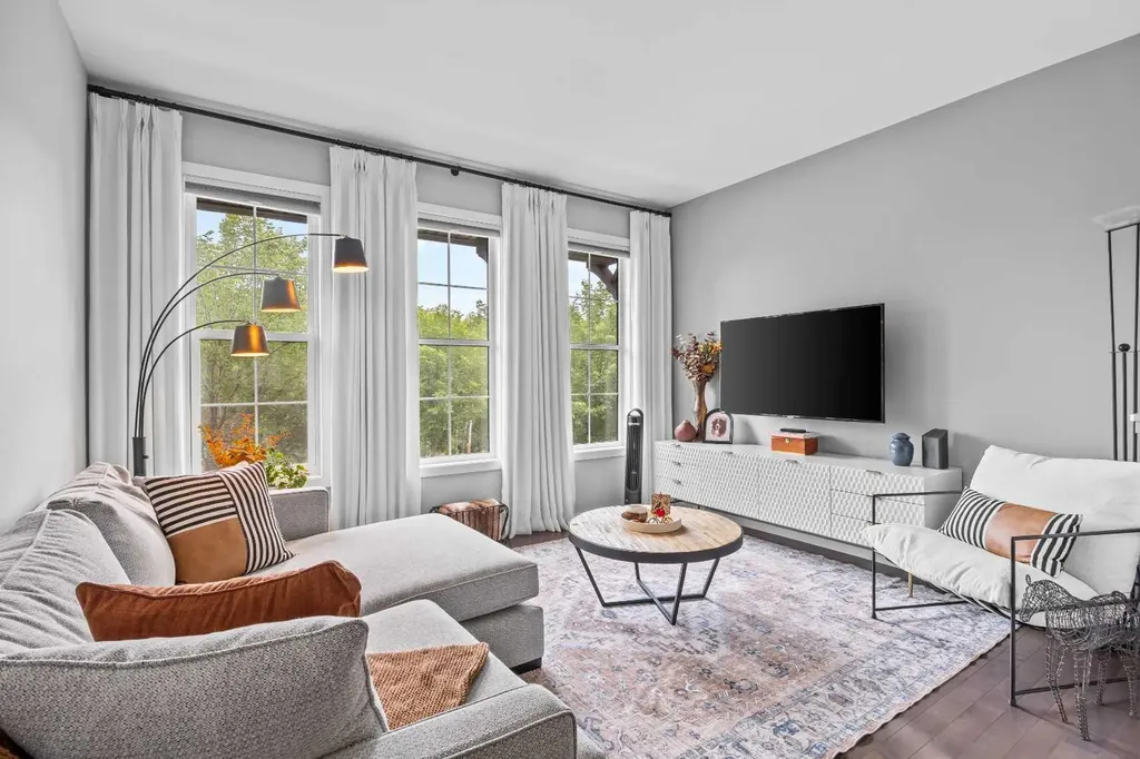 328 Ascot Circle SW Calgary AB T3H 0X2