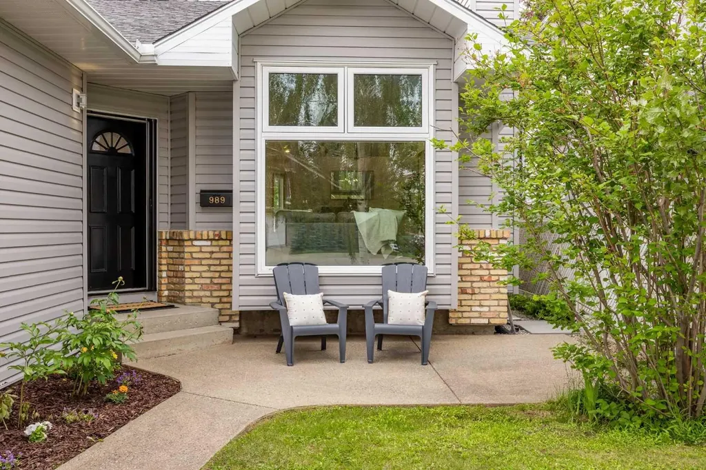 989 Macewan Valley Road Calgary AB T3K 3R2