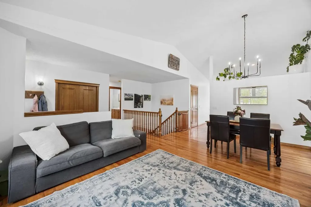 989 Macewan Valley Road Calgary AB T3K 3R2